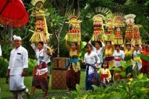Bali Hindu temple offerings — cultural connection Indian travelers budget guide