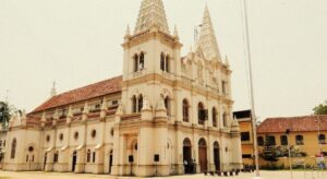 Fort Kochi heritage lane morning — stay in Fort Kochi not Ernakulam travel tip