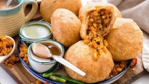 Pyaaz kachori Jaipur street food ₹25 — must eat budget travel guide 2026