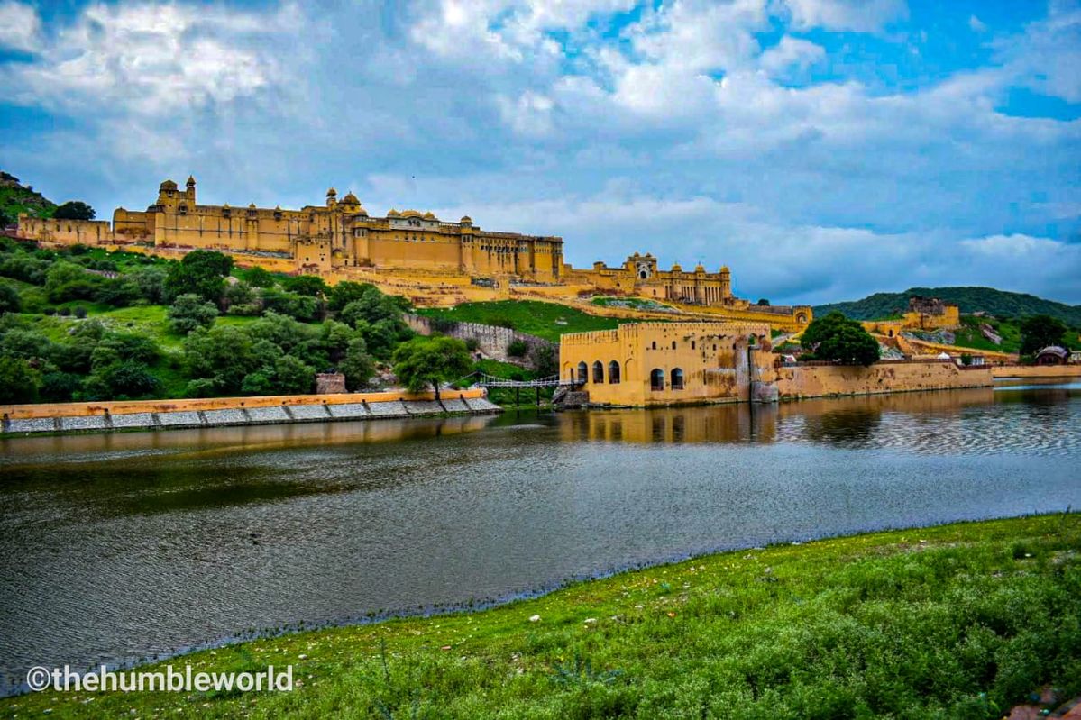 Jaipur travel tips tourists 2026 — Amber Fort morning golden complete guide