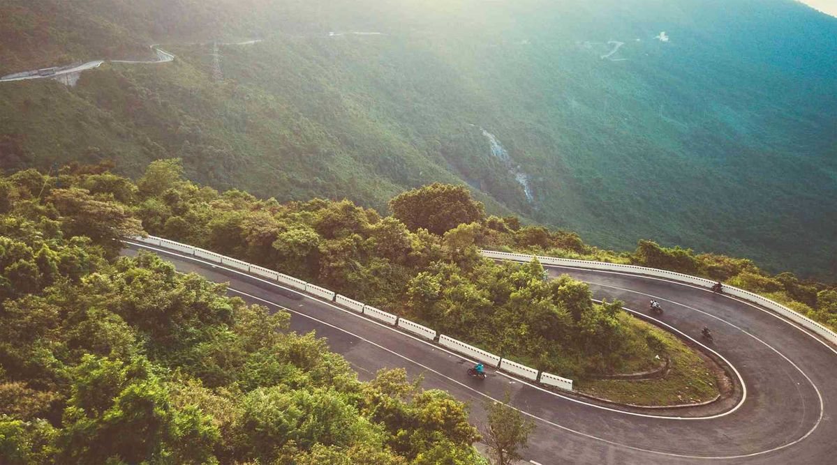 hai van pass vietnam motorbike coastal