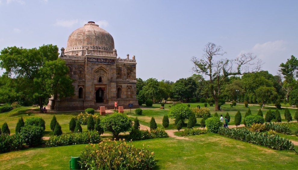 Lodi Garden clear sky October