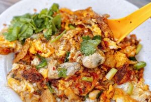 Hoy Tod (Crispy Oyster Omelette)