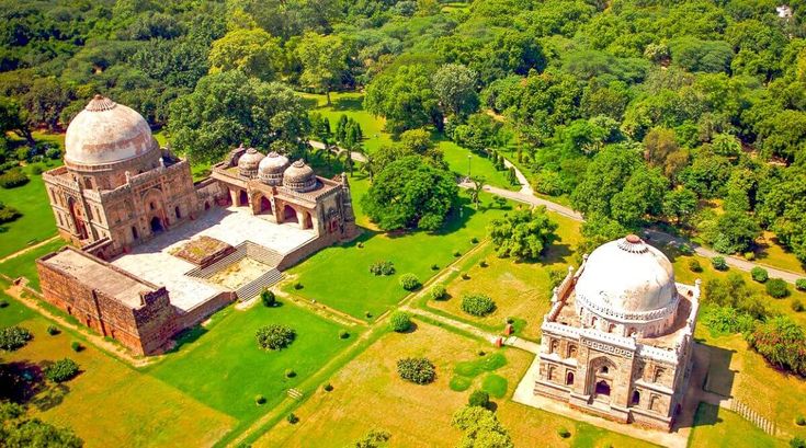 lodi garden delhi tomb sunrise mist
