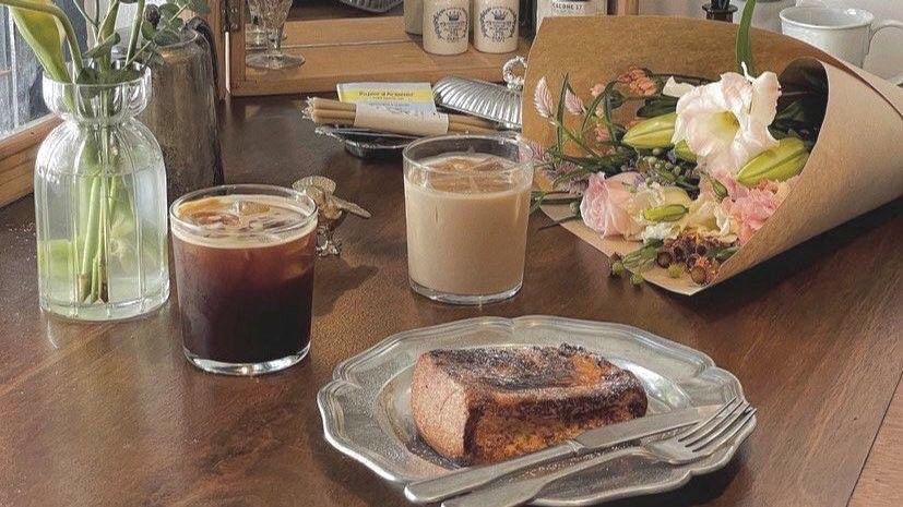 india hill station cafe cozy walnut cake