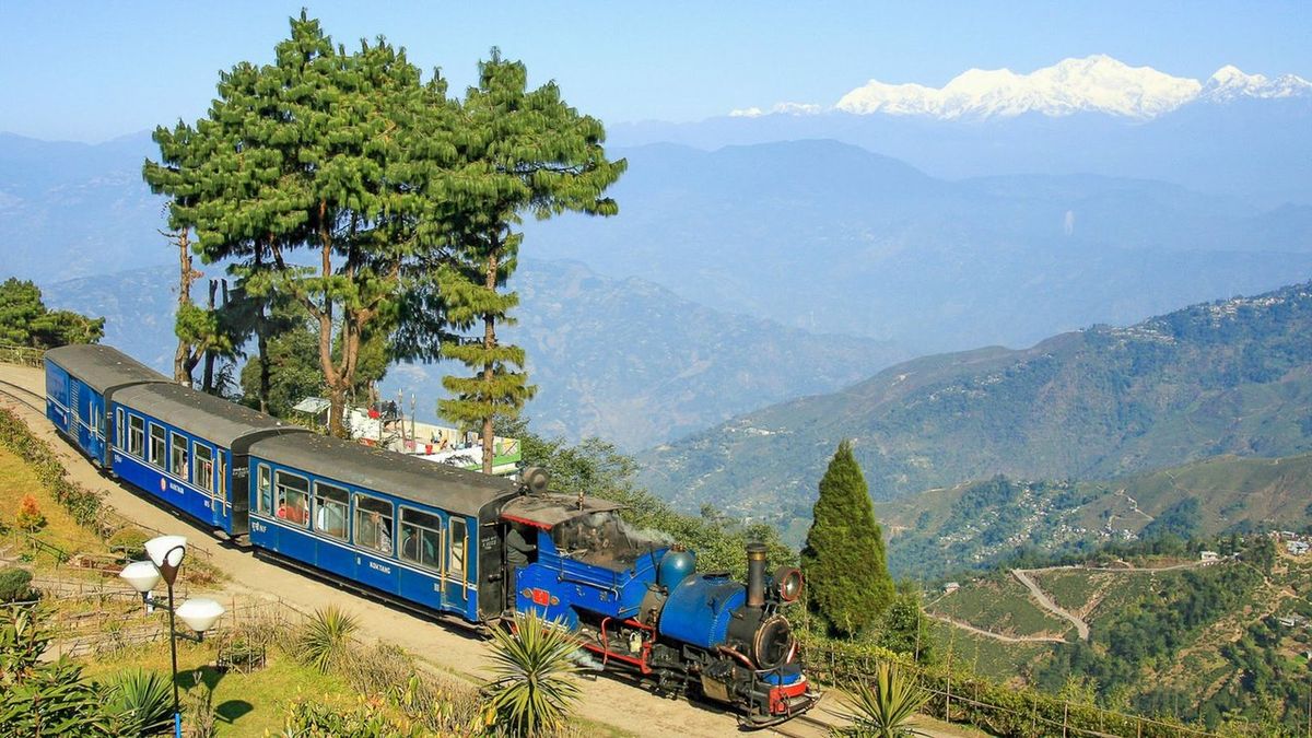 nilgiri mountain railway toy train