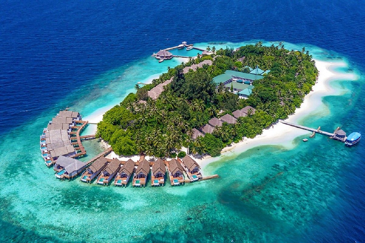Aerial village + sea