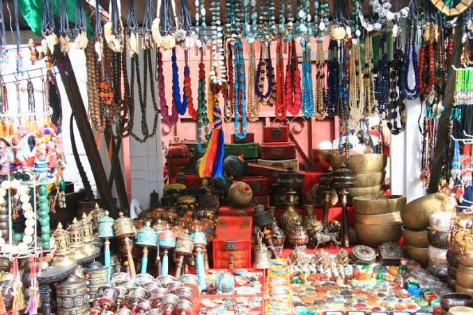 ooty market street india