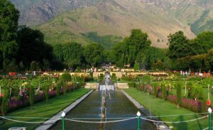 mughal-gardens-srinagar-kashmir-autumn.jpg